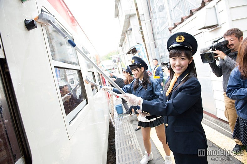 「『誰かのために』プロジェクト」／2013年（C）AKS