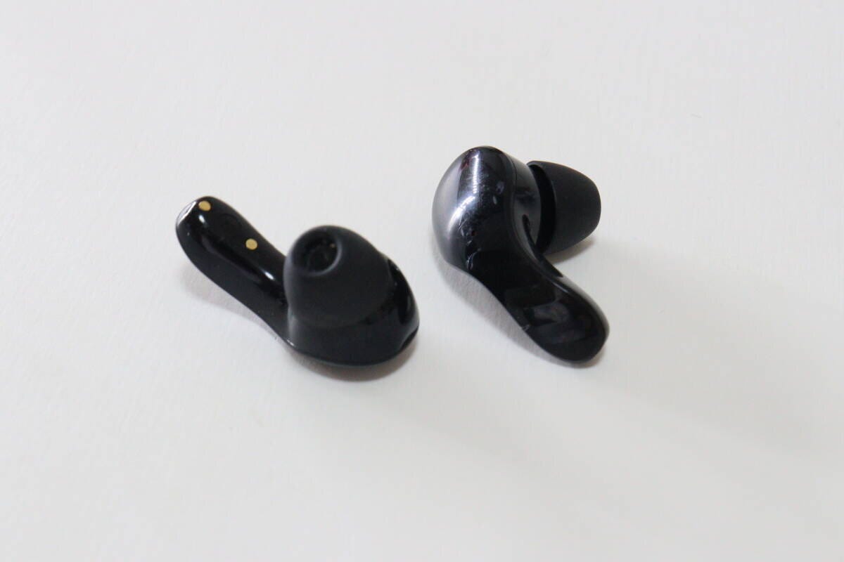 完全ワイヤレスイヤホン（