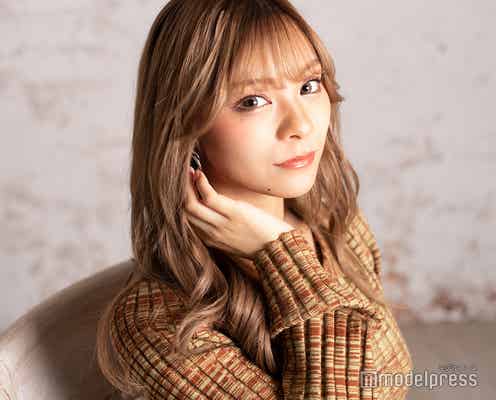 ギャルママモデルまぁみ、前かがみショットで美バスト大胆チラ見せ「セクシー」「ドキッとする」