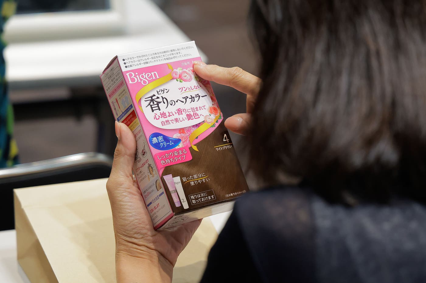 「セルフもいいかも『婦人公論』美容室 ~hoyu×婦人公論 白髪染め体験イベント~」(提供素材 撮影◎中央公論新社 武田裕介)