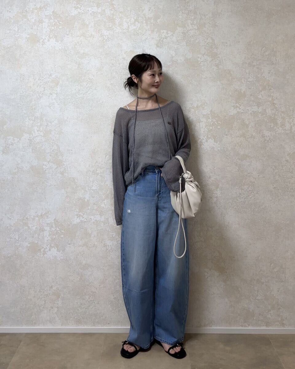 ユニクロ　バギーカーブジーンズ　シアーニットコーデ