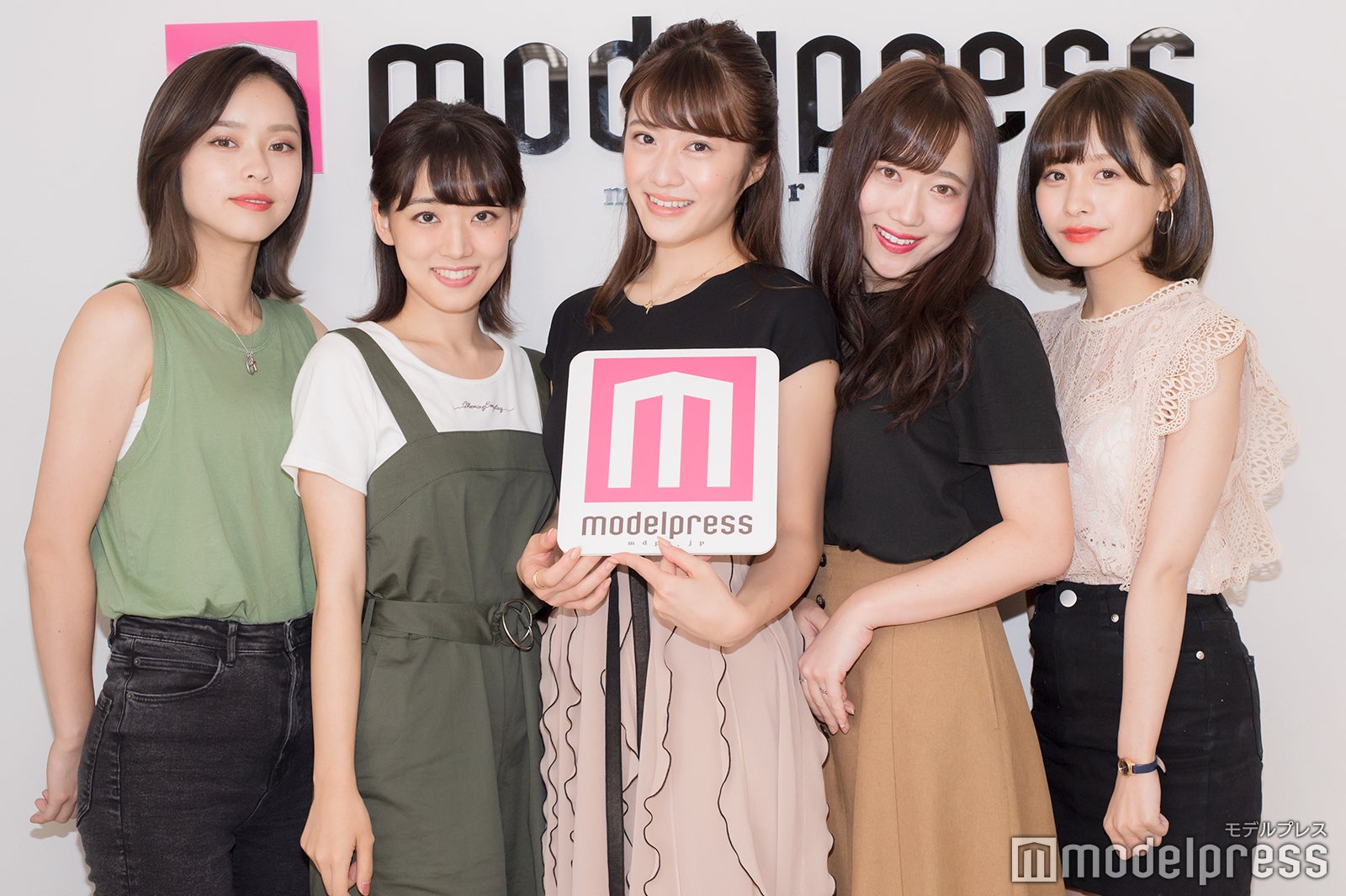 「ミス立教」ファイナリスト／左から：西村春香、鴻野加奈、西村香也子、前原澄鈴、京徳果音（C）モデルプレス