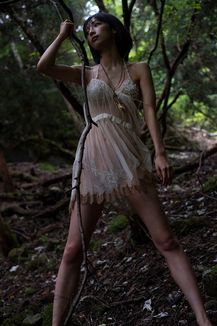 華村あすか 写真集「真価論」／撮影：沢渡朔（画像提供：講談社）