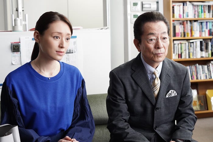栗山千明、水谷豊「相棒season22」第1話より(C)テレビ朝日