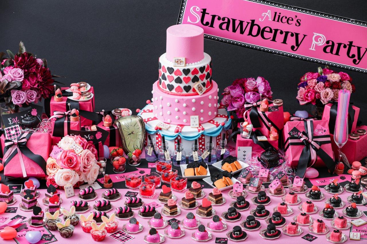 名古屋で「アリスのストロベリースイーツパーティー」ピンク×黒の甘くキュートな“お茶会”を堪能