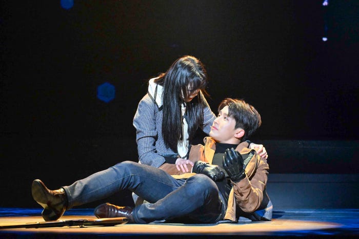 ミュージカル「愛の不時着」撮影:阿部章仁