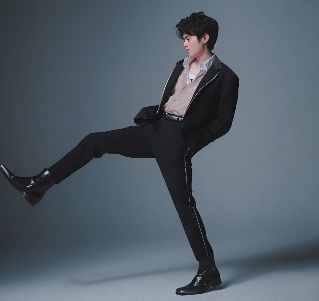 鈴鹿央士（画像提供：小学館）