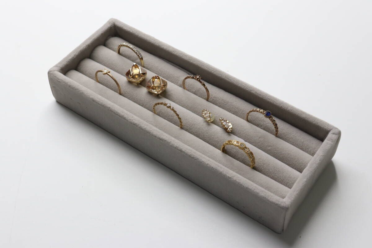 ダイソー　アクセサリートレイ　リング用