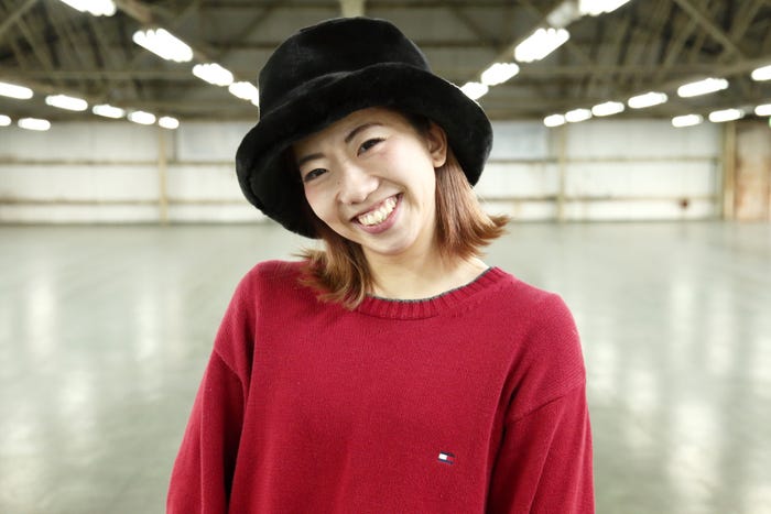 登美丘高校ダンス部コーチ バブリーダンス とは違う新たな振り付けをweb限定動画で公開 モデルプレス