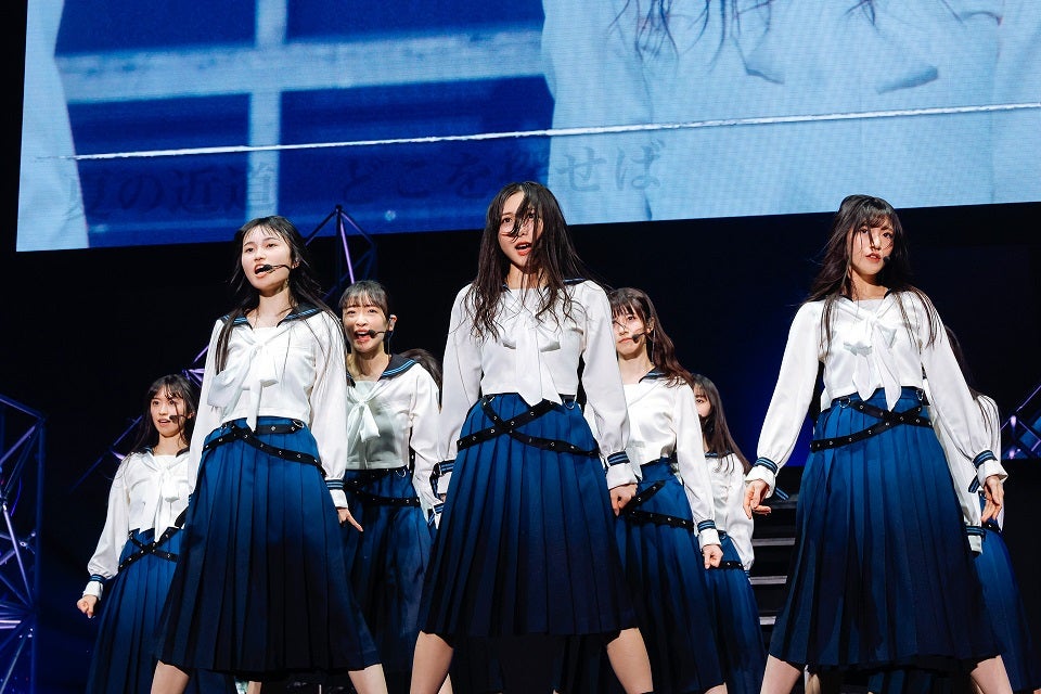 櫻坂46新メンバー、初ステージで号泣 声出し解禁公演で三期生初楽曲「夏の近道」お披露目＜「櫻坂46三期生おもてなし会」詳細レポ／セットリスト＞ -  モデルプレス