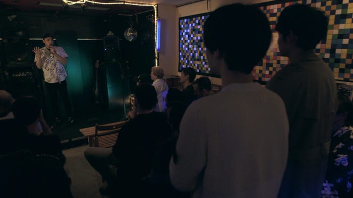 スタンドアップコメディの舞台に立つ快「TERRACE HOUSE TOKYO 2019-2020」38th WEEK(C)フジテレビ/イースト・エンタテインメント