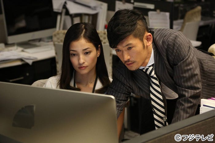 「社内恋愛あるある」黒木メイサ、淵上泰史(C)フジテレビ