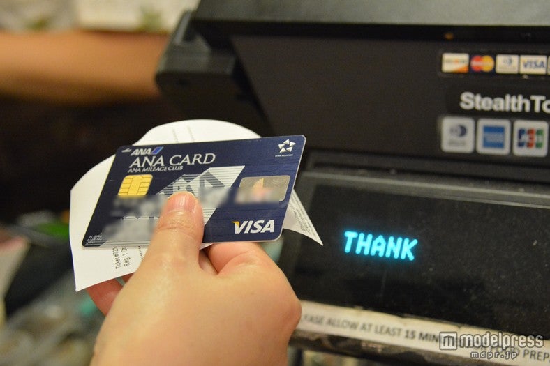 カードリーダーに通すだけでお会計もスムーズ