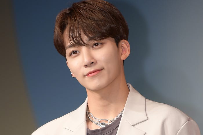 JEONGHAN/Photo by Getty Images