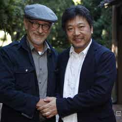 スティーブン・スピルバーグ、是枝裕和監督【左から】（C）2013『そして父になる』製作委員会