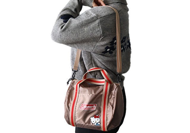 宝島社InRed12月号増刊のコールマン×ハローキティのボストン型ポシェット2