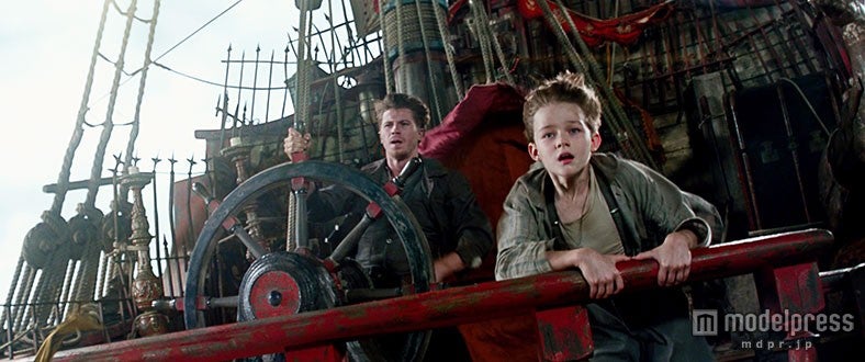 子供も大人も楽しめる感動ファンタジー（C）2015 WARNER BROS. ENTERTAINMENT INC. AND RATPAC-DUNE ENTERTAINMENT LLC