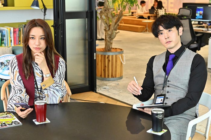 高橋メアリージュン、渡辺邦斗/「マイファミリー」第1話より(C)TBS