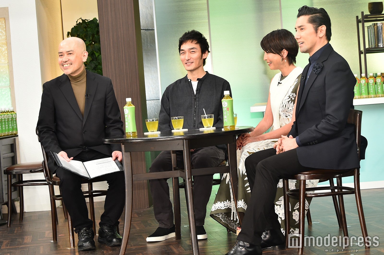 中島信也氏、草なぎ剛、宮沢りえ、本木雅弘（C）モデルプレス