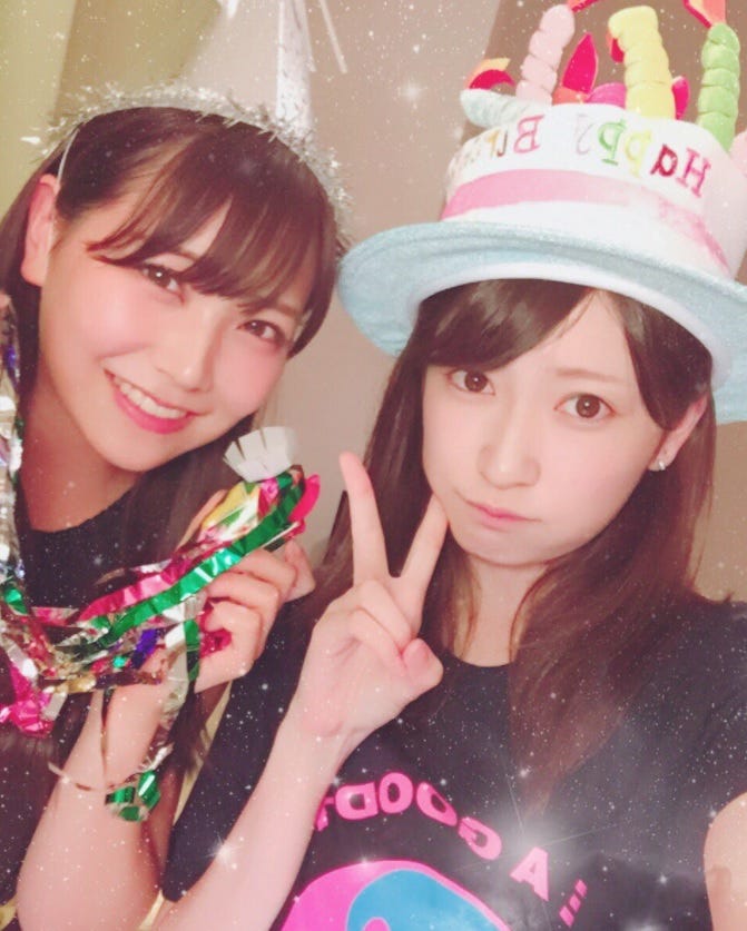 吉田朱里(右)&白間美瑠(提供写真)