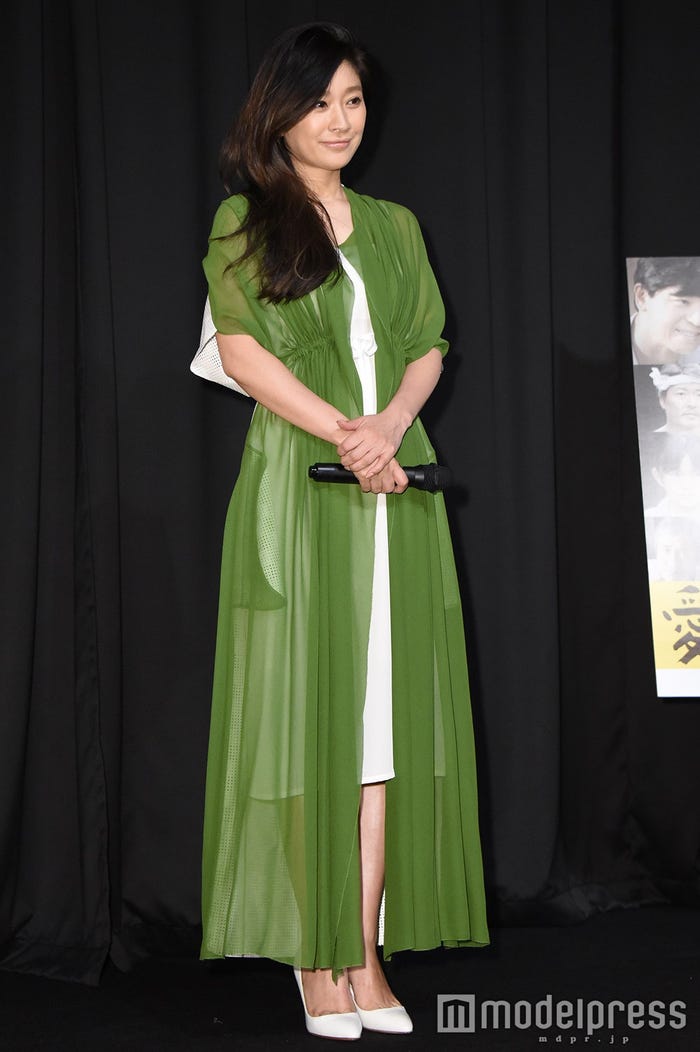 篠原涼子(C)モデルプレス