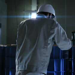 鈴木奈々が選ぶグッとくる男性の職業第1位は工場スタッフ?/「バイトルドットコム」新CM「ストレートトーク篇」より