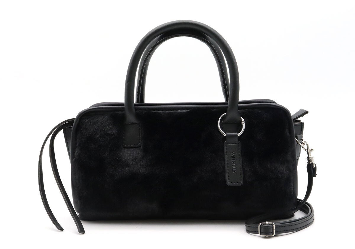 「今年のメインバッグもう付録でいい！」「過去イチの高級感」人気ブランドの黒バッグ付きムック