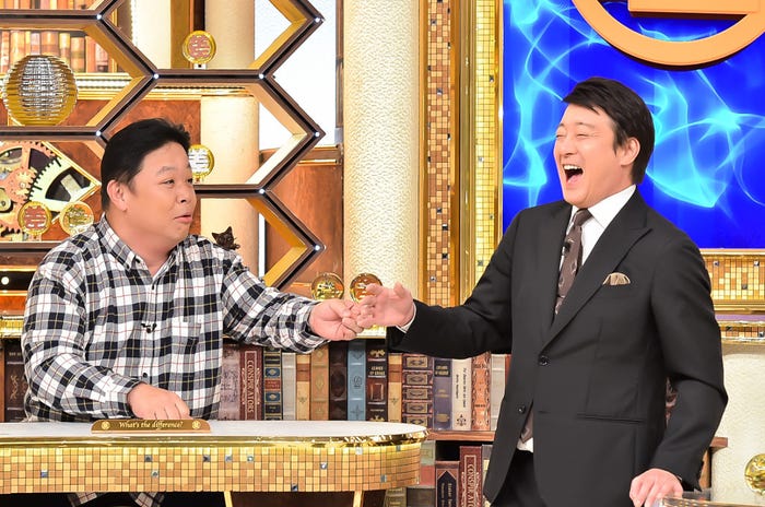 (左から)伊集院光、加藤浩次(C)TBS