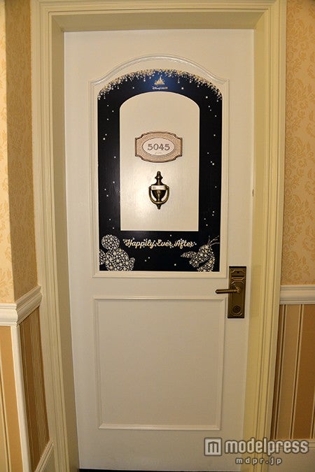 「10周年記念ギフト付ハッピリー・エバー・アフター・ルーム・デコレーション」