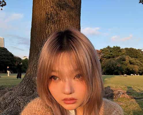 美人YouTuber、ウエストチラリのカジュアルコーデ披露「おしゃれすぎる」と反響