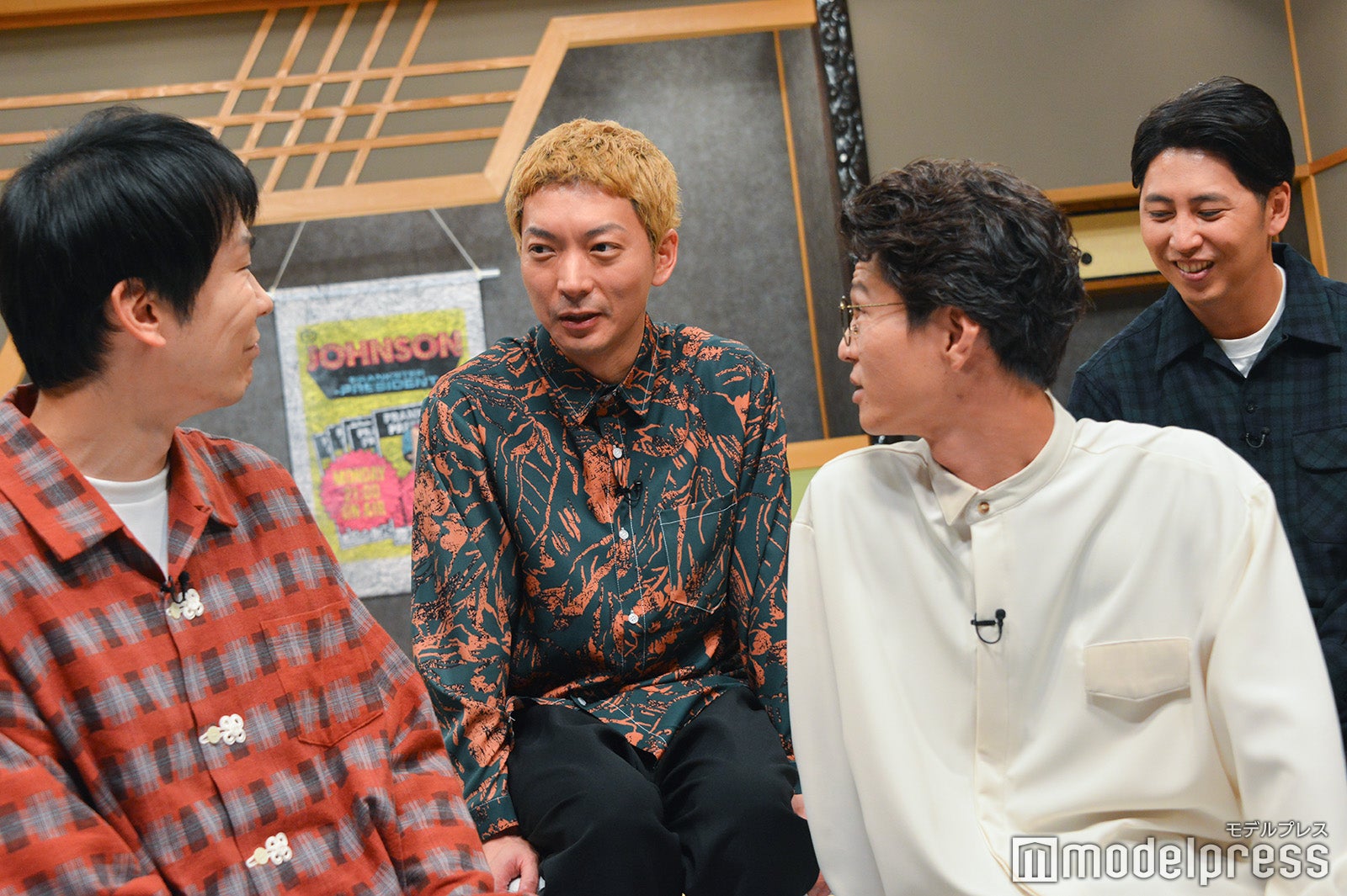 「ジョンソン」囲み取材の模様（C）モデルプレス