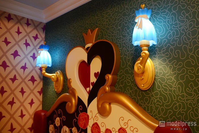 ディズニーふしぎの国のアリスルーム