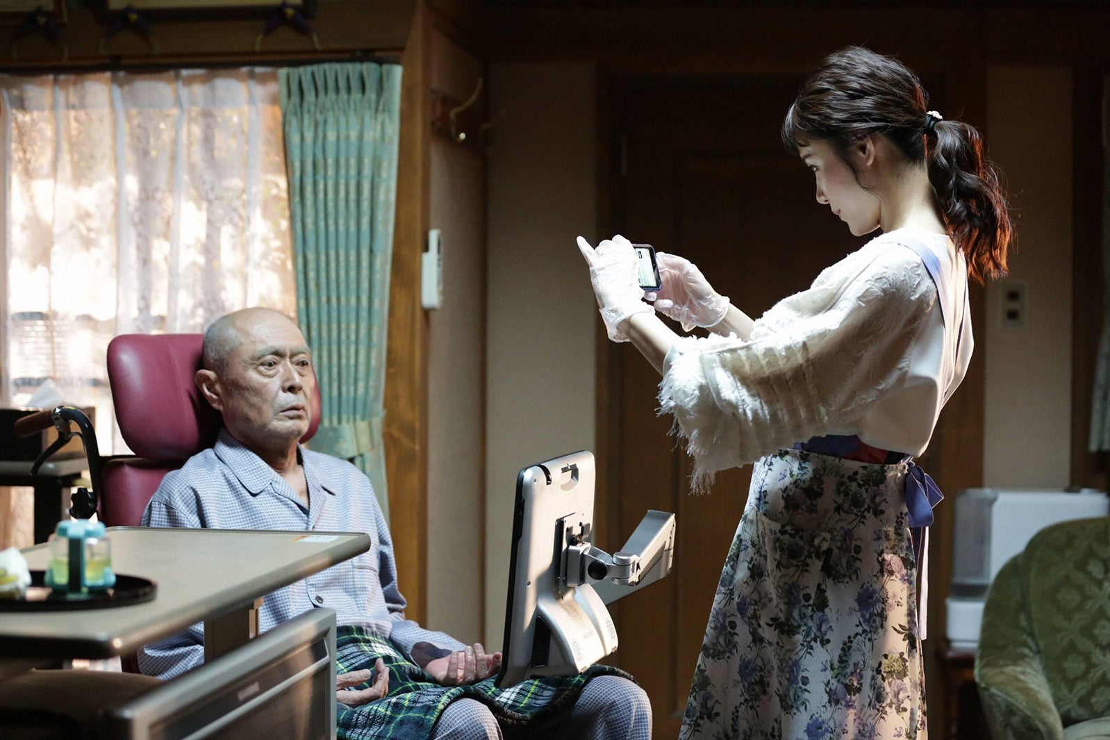 伊武雅刀、山口紗弥加／「モンテ・クリスト伯 ー華麗なる復讐ー」第7話より（C）フジテレビ