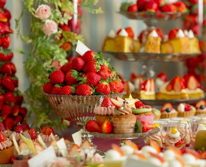 スイーツ&サンドウィッチビュッフェ~ホテルでいちご狩り/画像提供:ホテルニューオータニ大阪