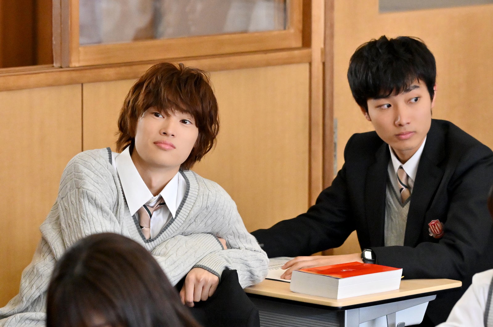 窪塚愛流、山田健人「御上先生」第1話（C）TBS