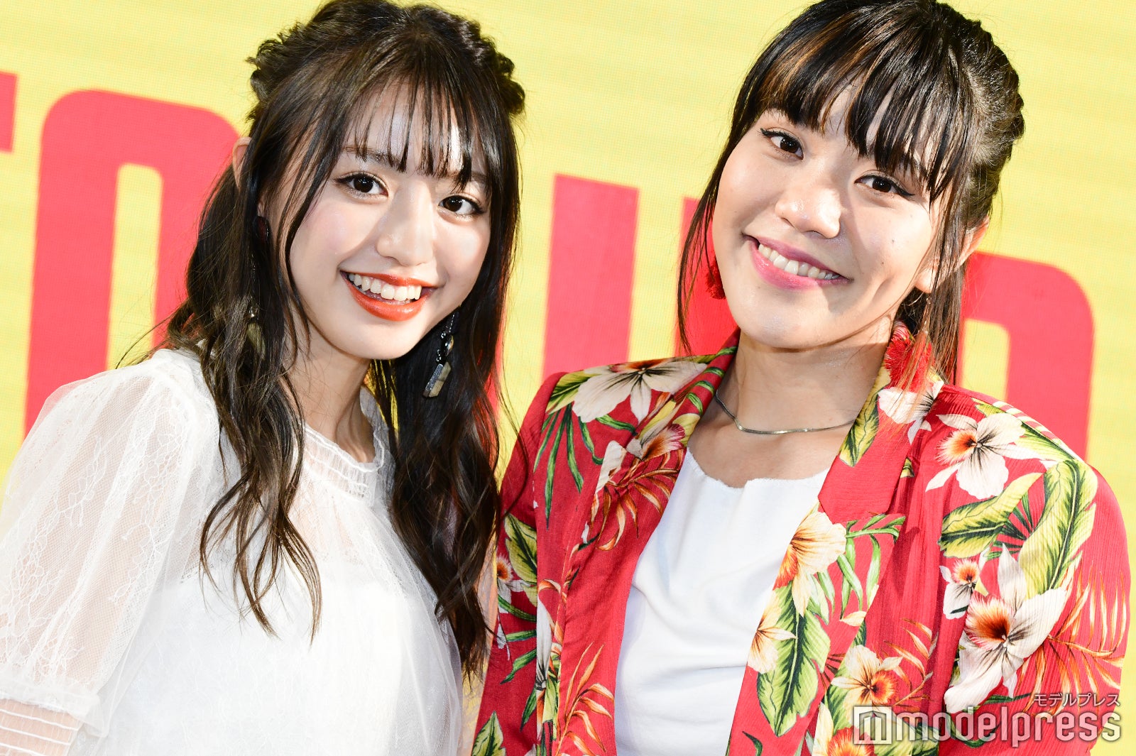 （左から）香音、大城美友（C）モデルプレス