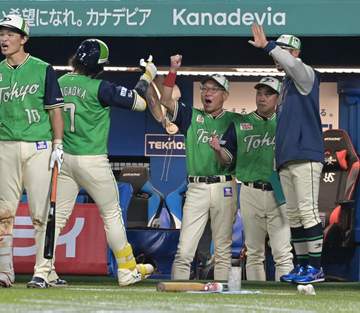 ヤクルトが単独3位浮上 4カ月ぶり4連勝 好調・長岡が値千金6号2ラン