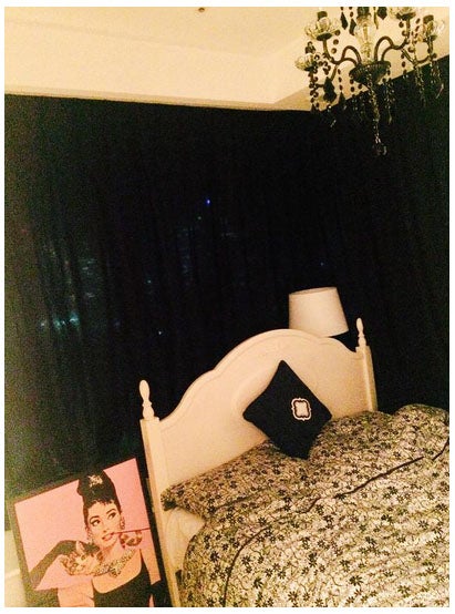 寝室／ダレノガレ明美Twitterより