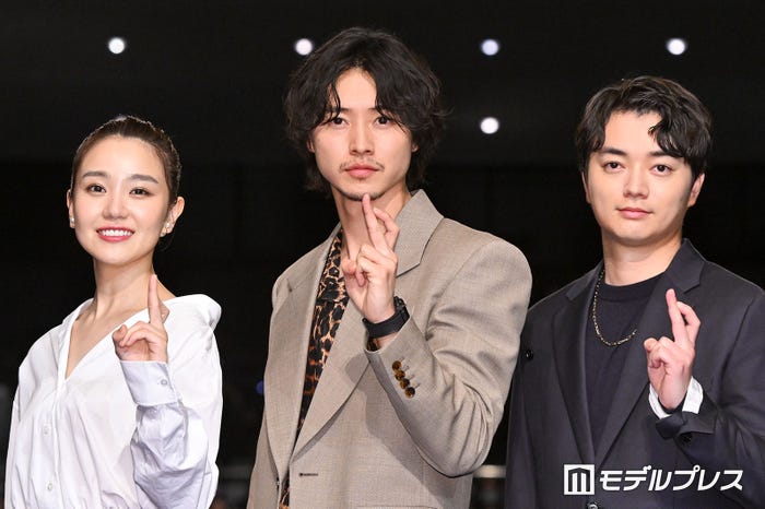 奈緒、山崎賢人、染谷将太(C)モデルプレス