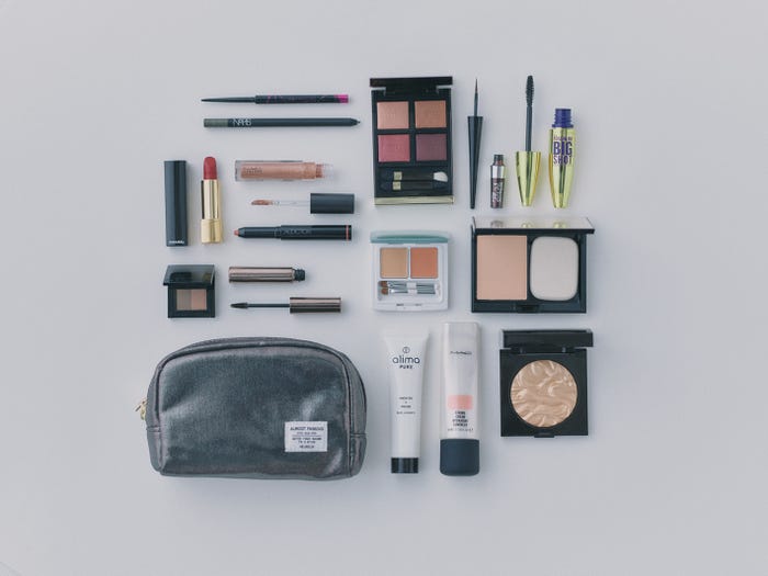 滝沢カレンファーストスタイルブック「地球はココです。私はコレです。」(光文社、2月2日発売)より(画像提供:光文社)