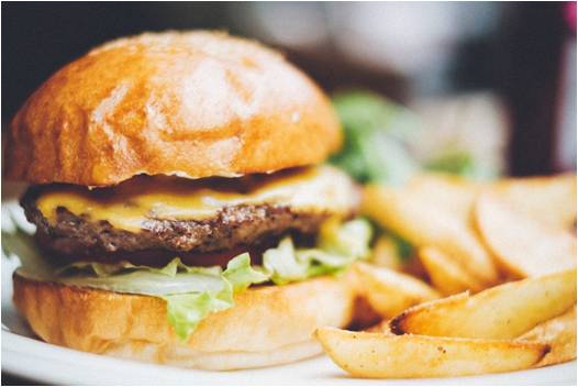 宮崎サンビーチ一ツ葉に「THE BEACH BURGER HOUSE」開店　原宿人気バーガー店がレシピ監修