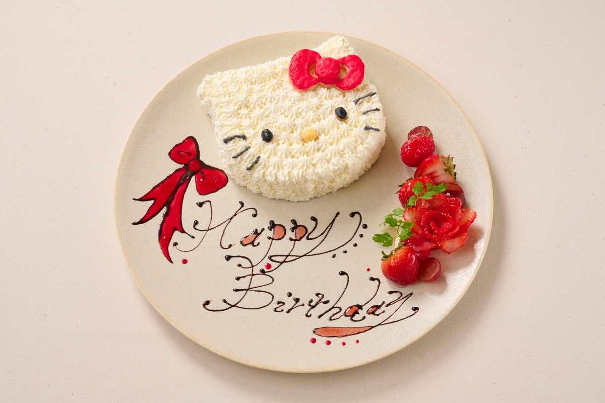 ハローキティ ケーキ＜ハローキティ ルーム宿泊者限定・要予約＞（提供画像）