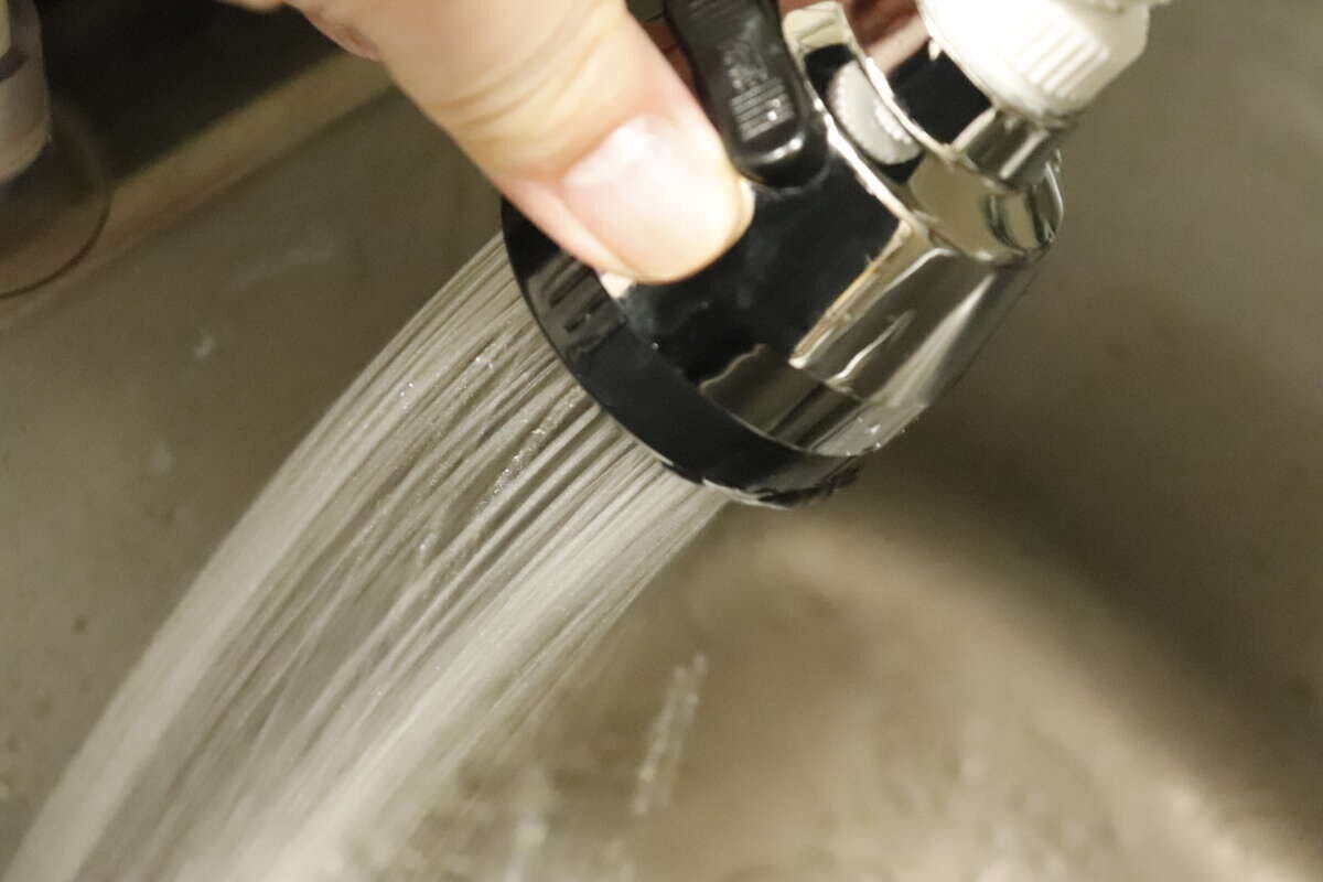 ダイソー 浄水蛇口用首ふりキット 蛇口に首振り機能を付けられるダイソーグッズ