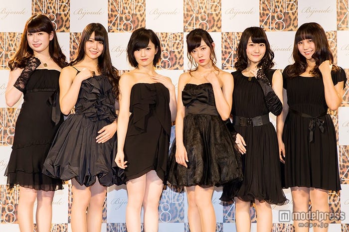 NMB48/(左から)吉田朱里、白間美瑠、山本彩、渡辺美優紀、矢倉楓子、薮下柊
