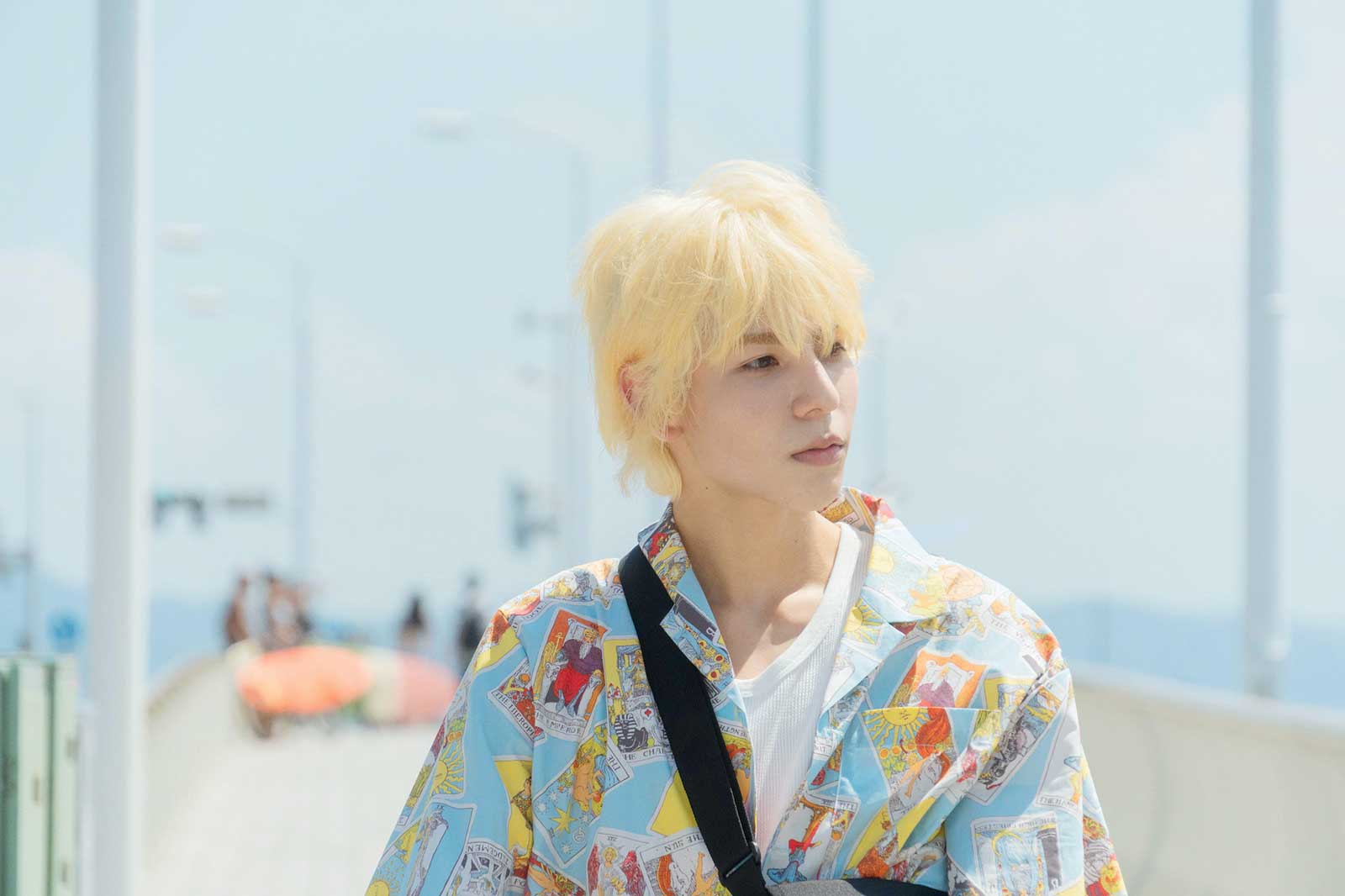 Snow Manラウール主演「ハニーレモンソーダ」場面写真公開 海辺でレモン色の髪輝く