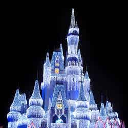 ウォルト・ディズニー・ワールド・リゾート「フローズン・ホリデーウィッシュ／キャッスル・ドリーム・ライツ」（C）Disney