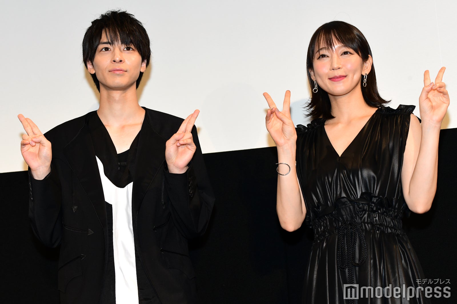 高杉真宙、吉岡里帆 （C）モデルプレス