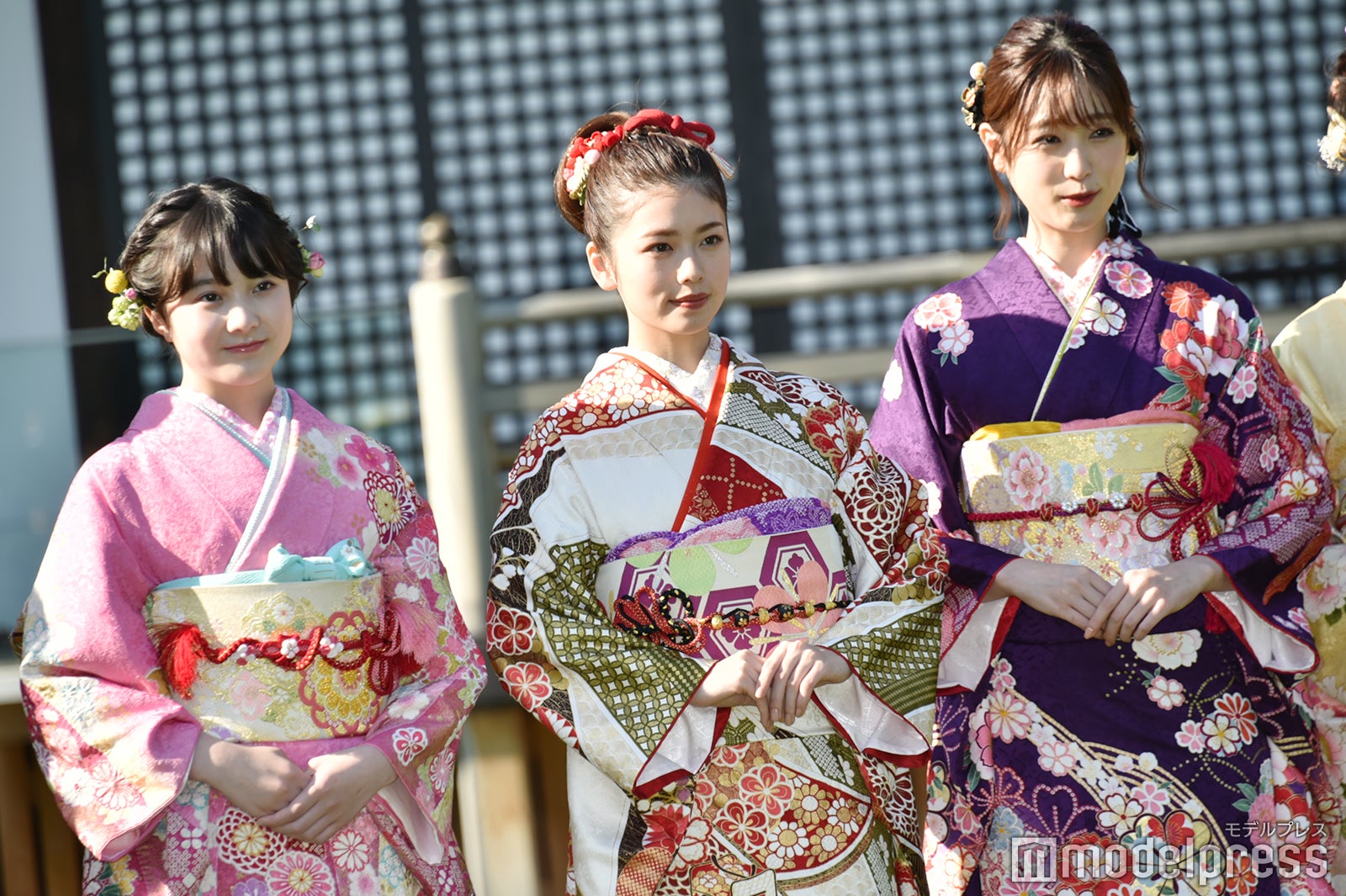 本田紗来、小芝風花、高橋ひかる（C）モデルプレス