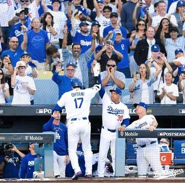 ロバーツ監督が非情采配 ロハスを打席に立たせず代打・マンシーに本拠地どよめく 現役ラストゲームの可能性も大谷が確信3ラン→瞳潤ませながら見つめる
