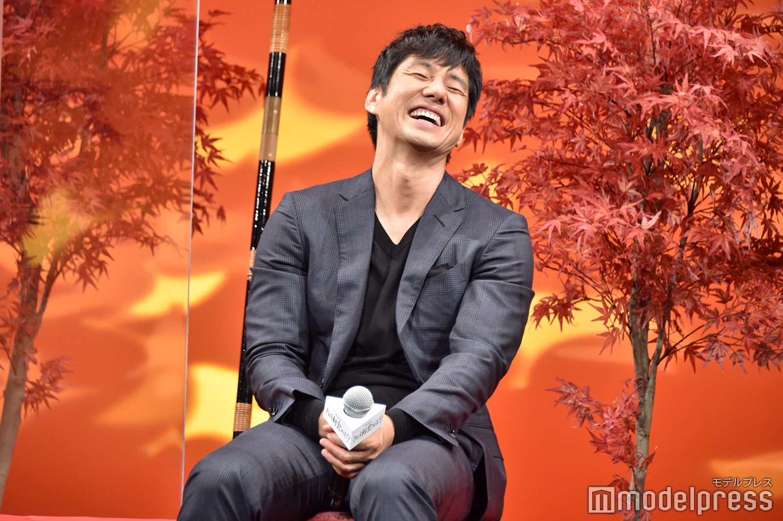 山本耕史の「大好物」トークに笑いがとまらない西島秀俊（C）モデルプレス